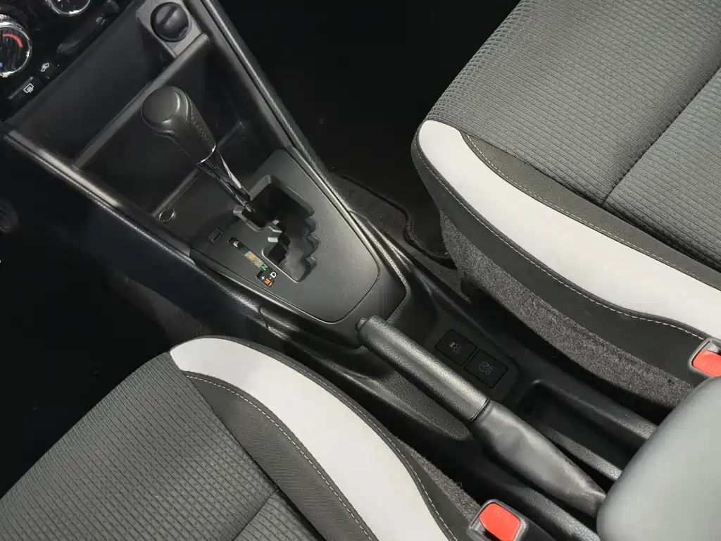 Toyota Yaris L 2022 — фото 16