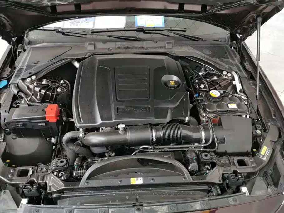 Jaguar XEL 2021 — фото 10