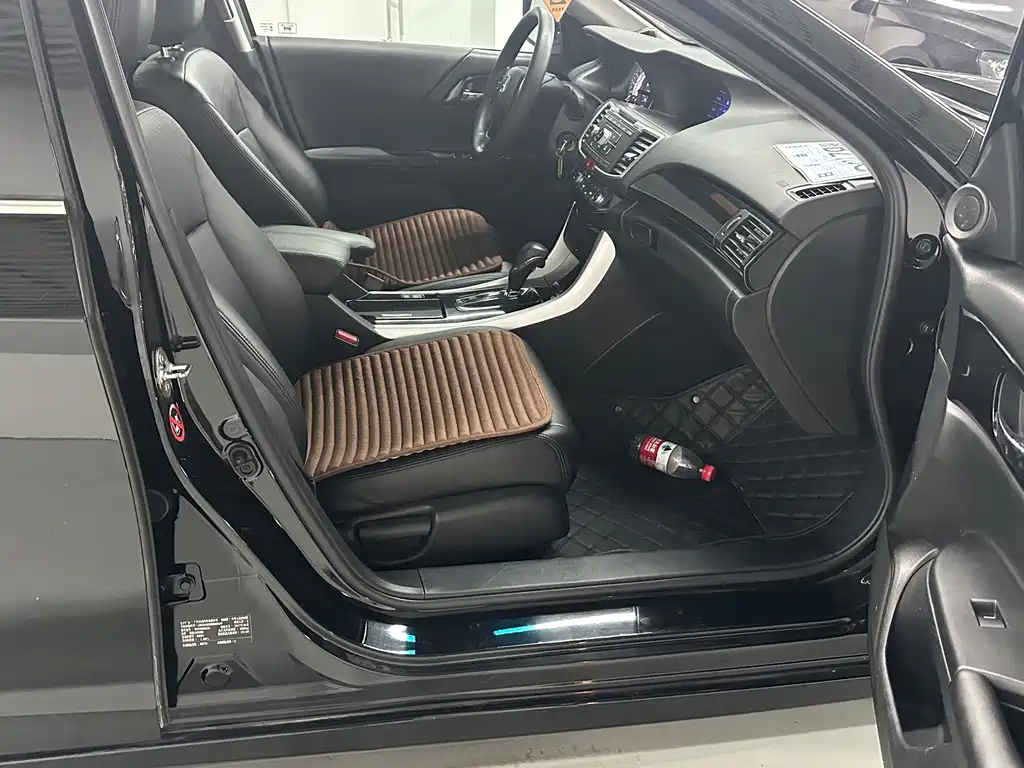 Honda Accord 2017 — фото 17