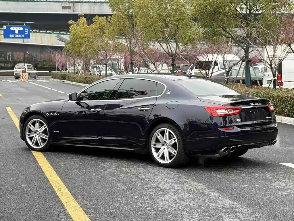 Maserati Quattroporte 2015 — фото 17