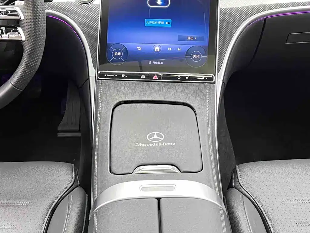 Mercedes-Benz C-Class 2024 — фото 16