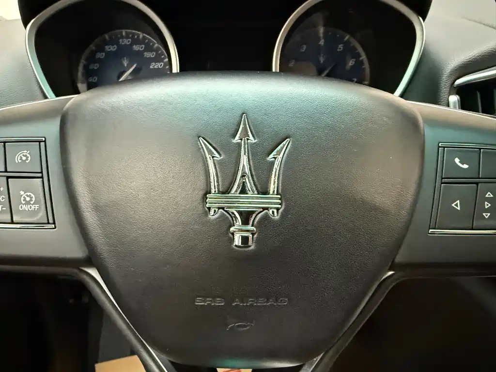 Maserati Ghibli 2014 — фото 18
