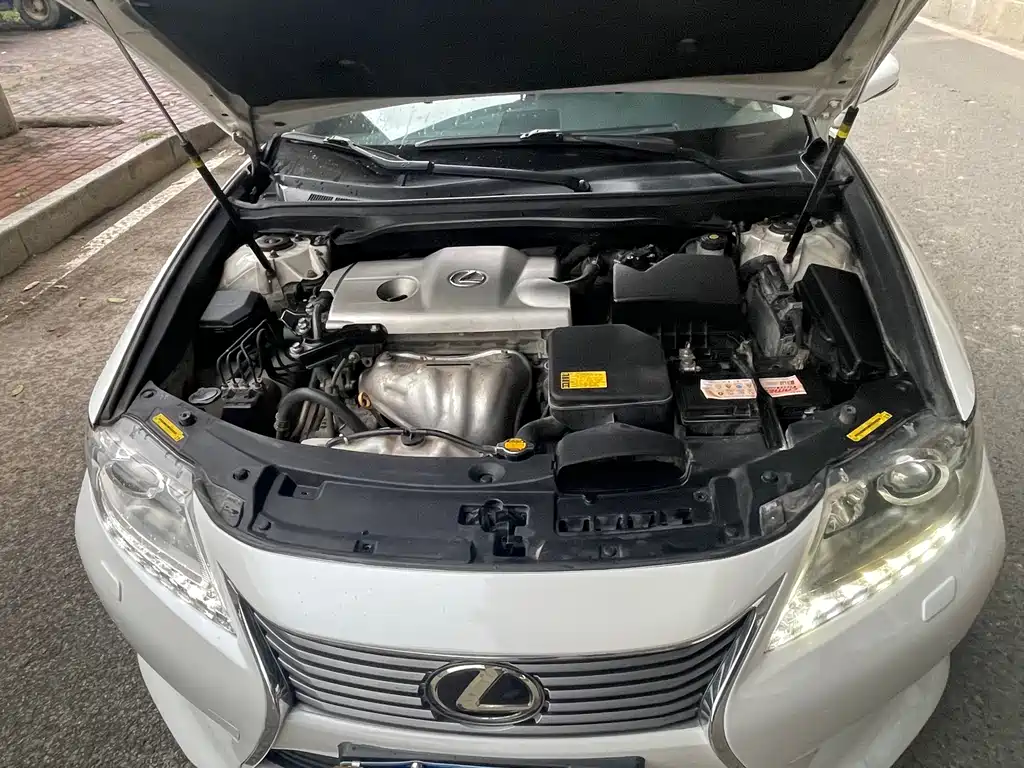Lexus ES 2015 — фото 16