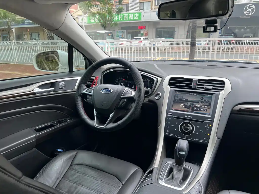 Ford Mondeo 2014 — фото 14