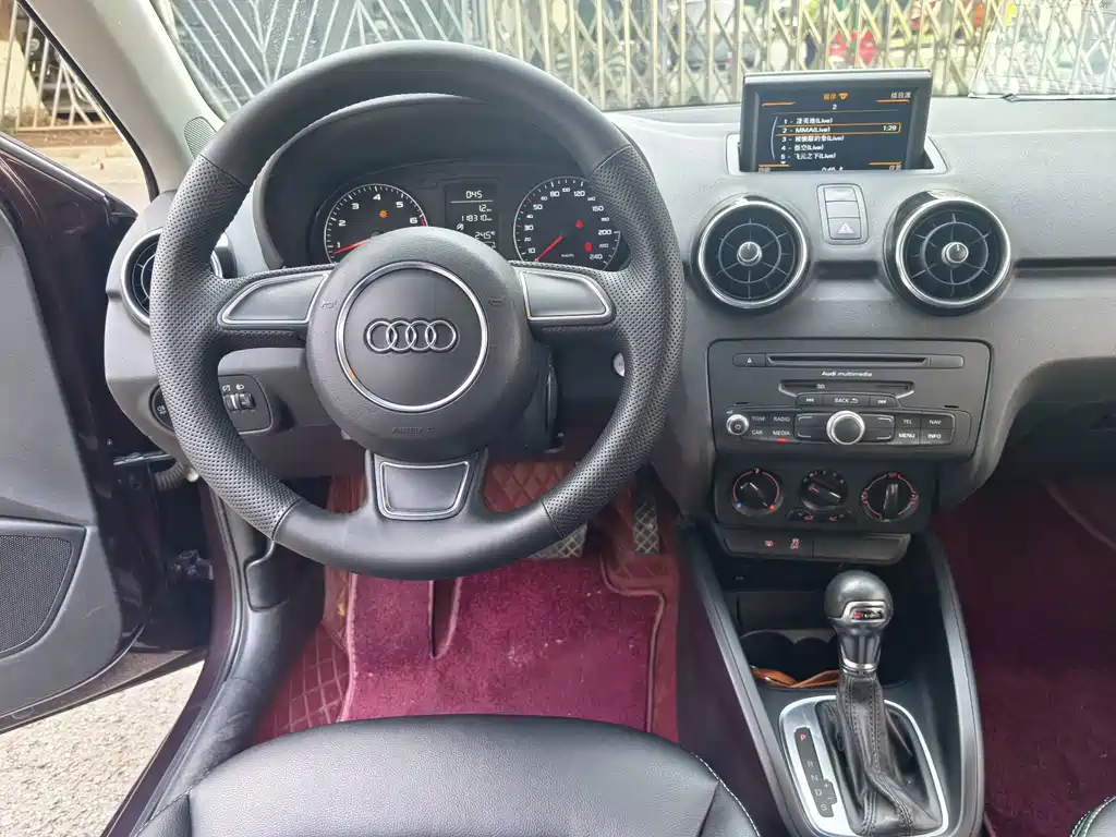 Audi A1 2014 — фото 12