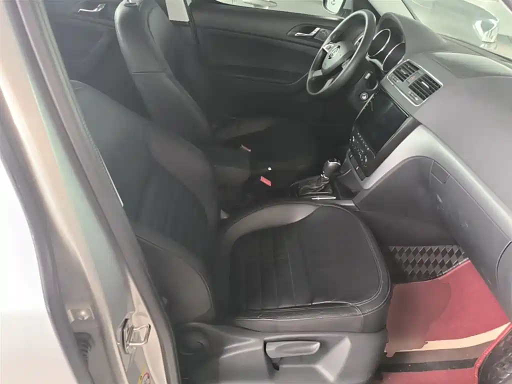 Skoda Yeti 2015 — фото 25