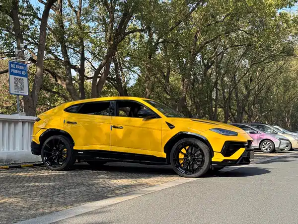 Lamborghini Urus 2024