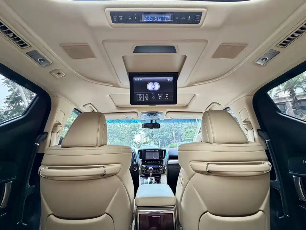 Toyota Alphard 2016 — фото 12