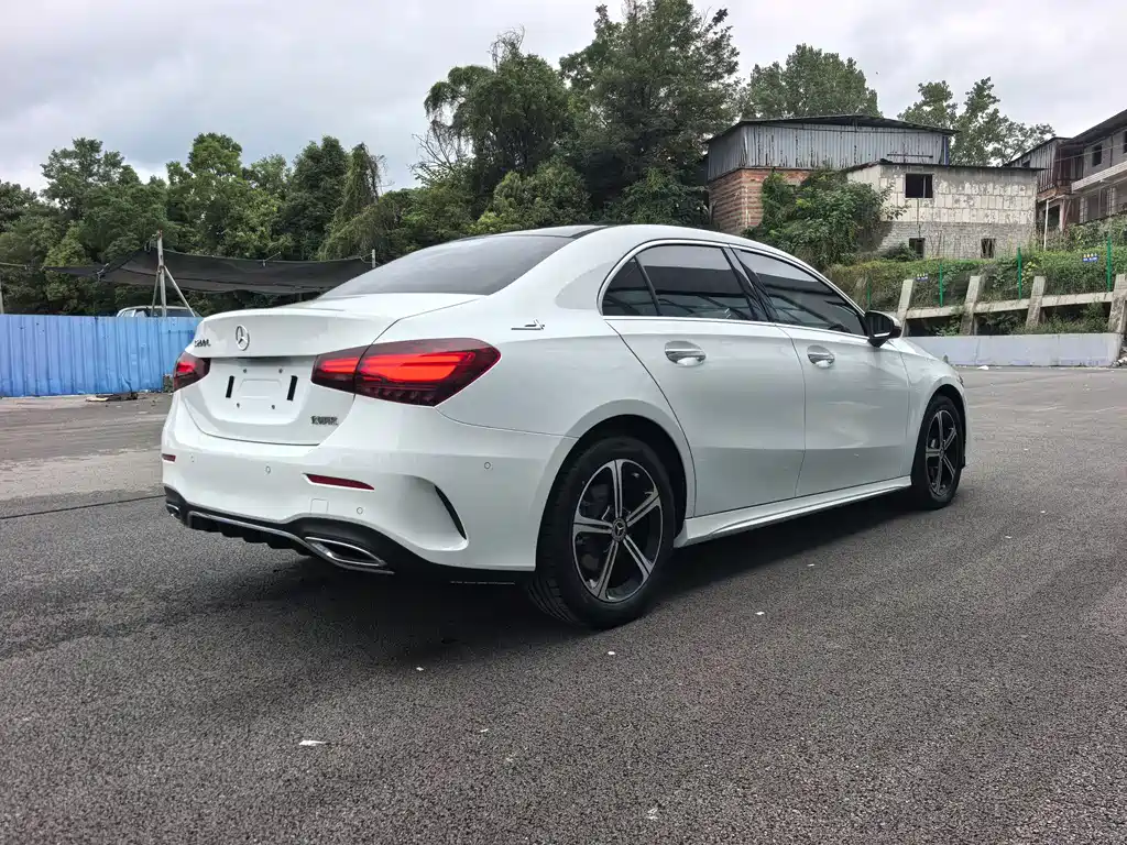 Mercedes-Benz A-Class 2024 — фото 11