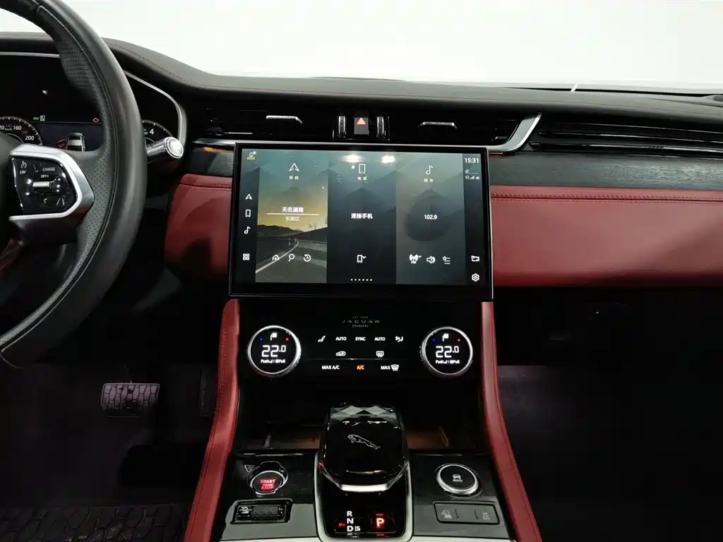 Jaguar XFL 2022 — фото 12