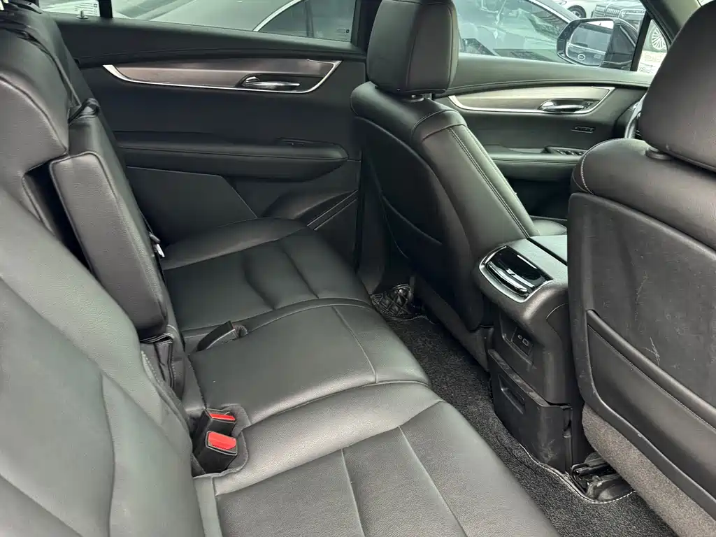 Cadillac XT6 2020 — фото 17