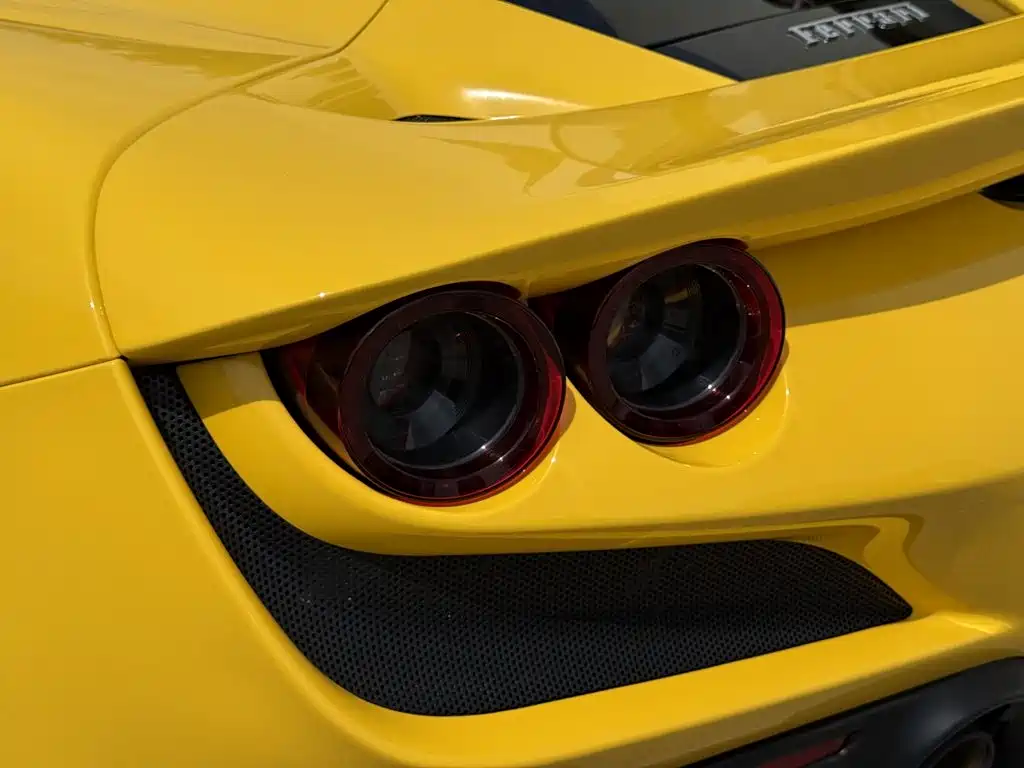 Ferrari F8 2023 — фото 14
