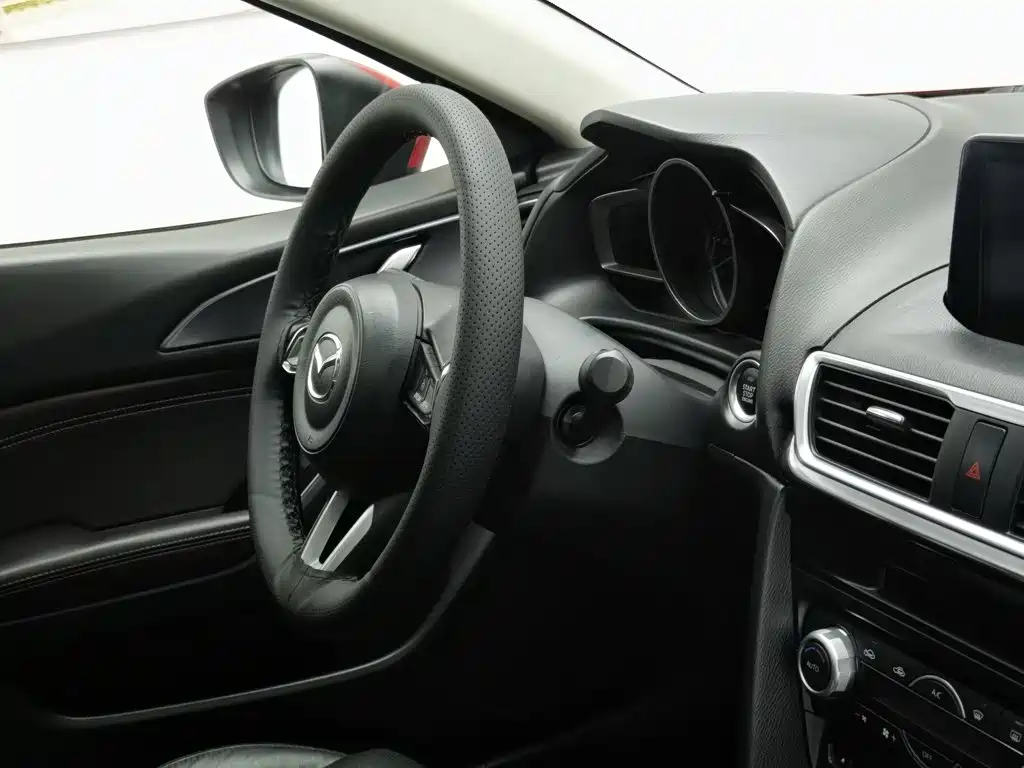 Mazda 3 Axela 2018 — фото 22