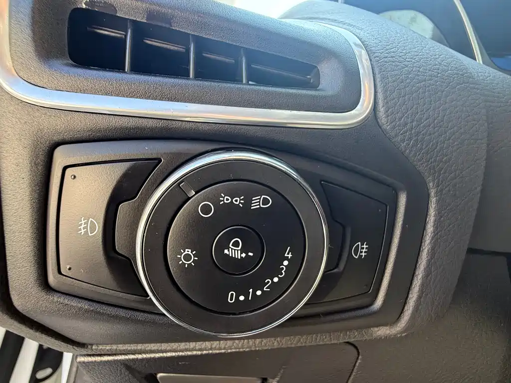 Ford Focus 2015 — фото 13