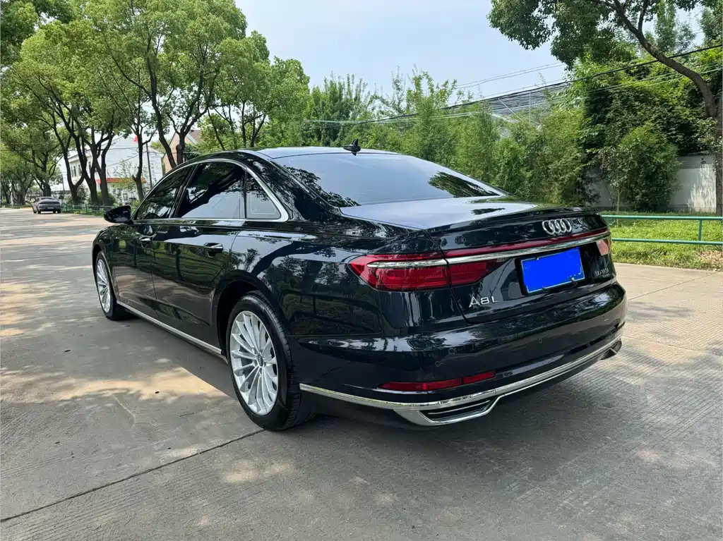 Audi A8 2021