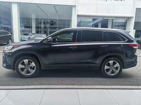 Toyota Highlander 2021