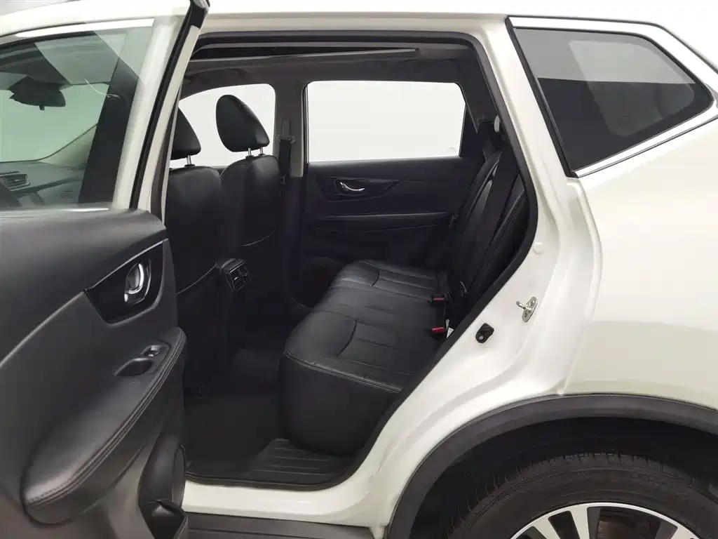 Nissan X-Trail 2018 — фото 15