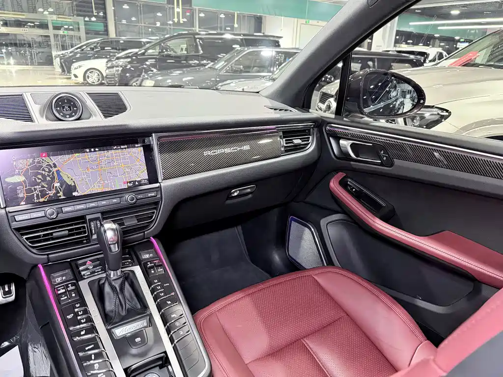Porsche Macan 2020 — фото 17