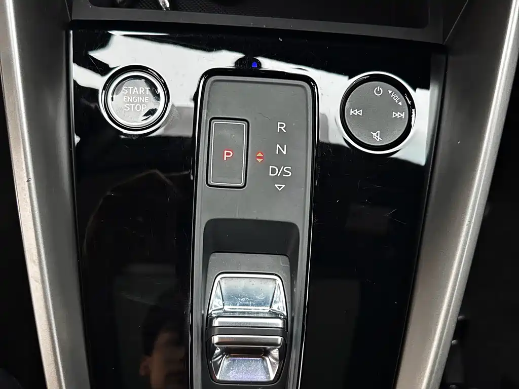 Audi A3 2023 — фото 14