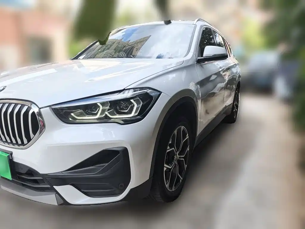 BMW X1 2022 — фото 1