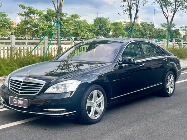 Mercedes-Benz S-Class 2012