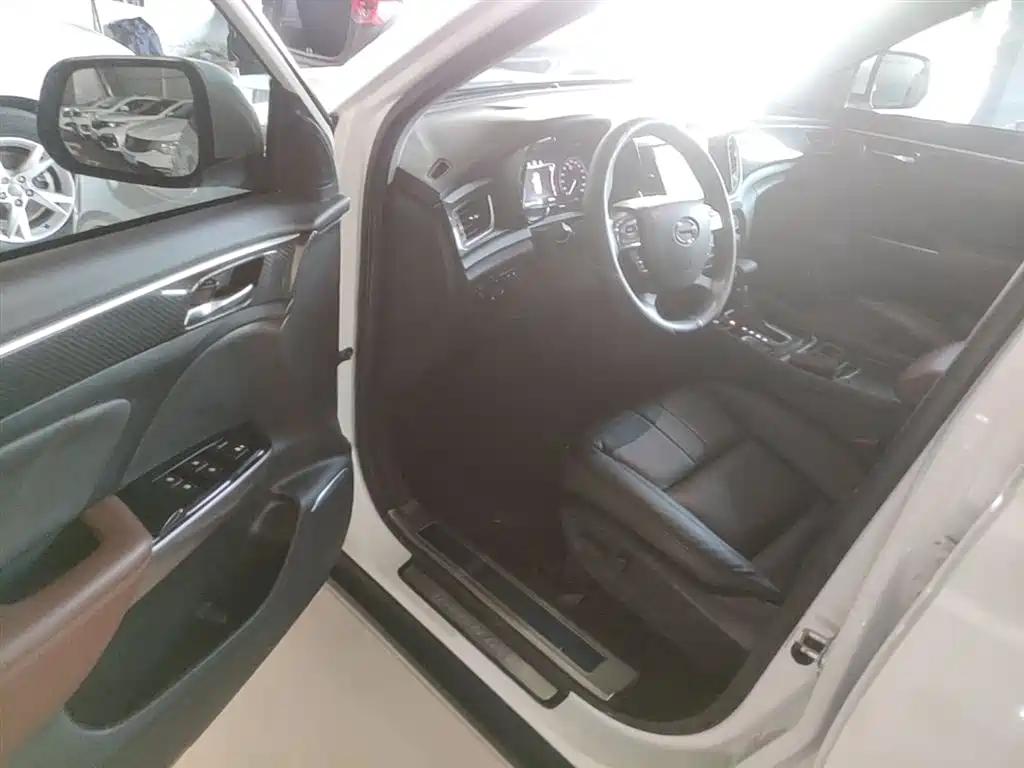 GAC Motor Trumpchi GS7 2018 — фото 16