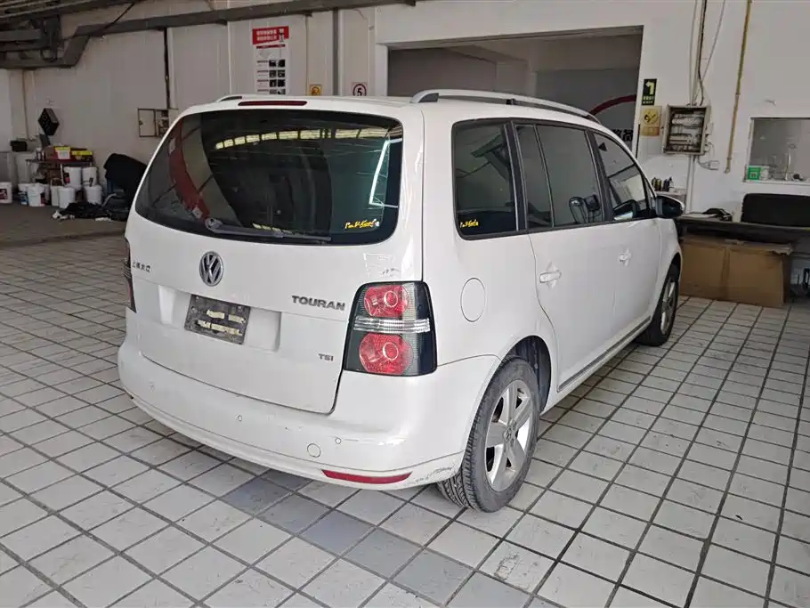 Volkswagen Touran 2015
