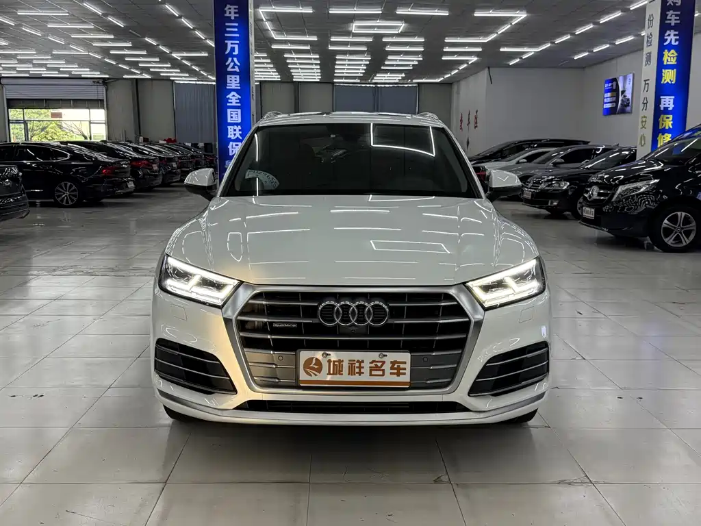Audi Q5L 2020 — фото 2