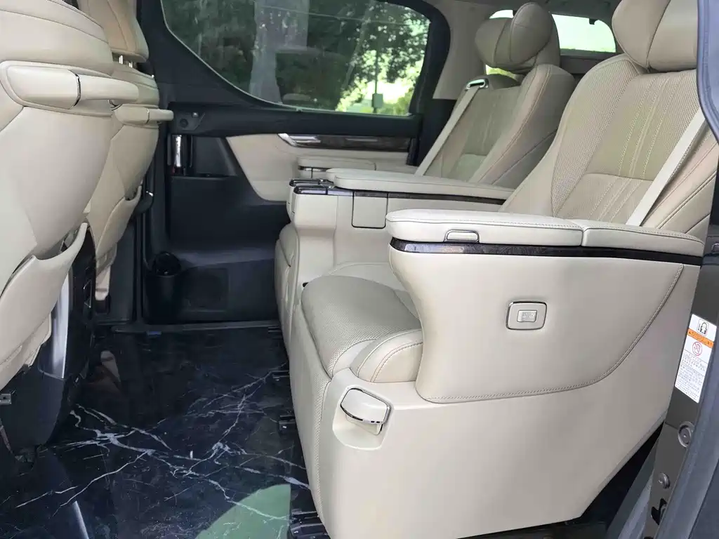 Toyota Alphard 2020 — фото 5