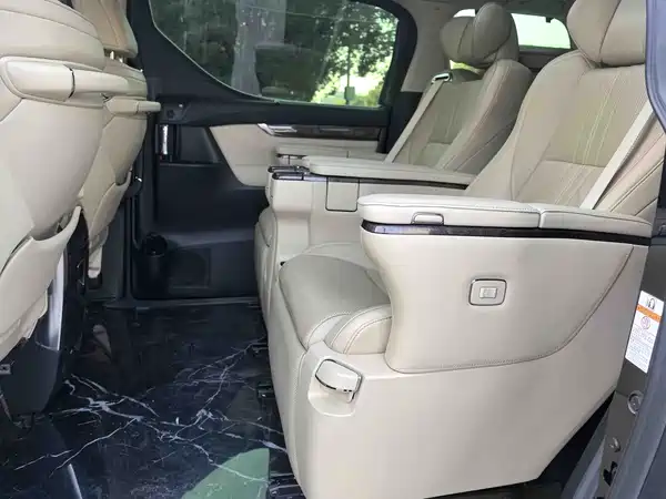 Toyota Alphard 2020