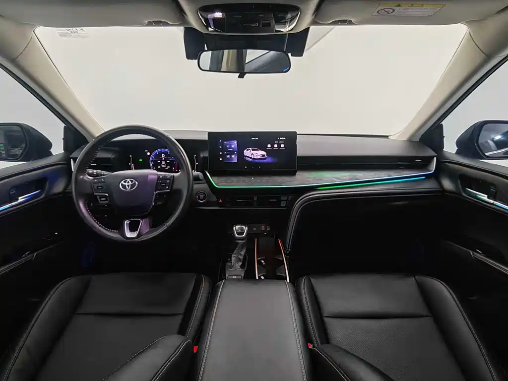 Toyota Camry 2025 — фото 15