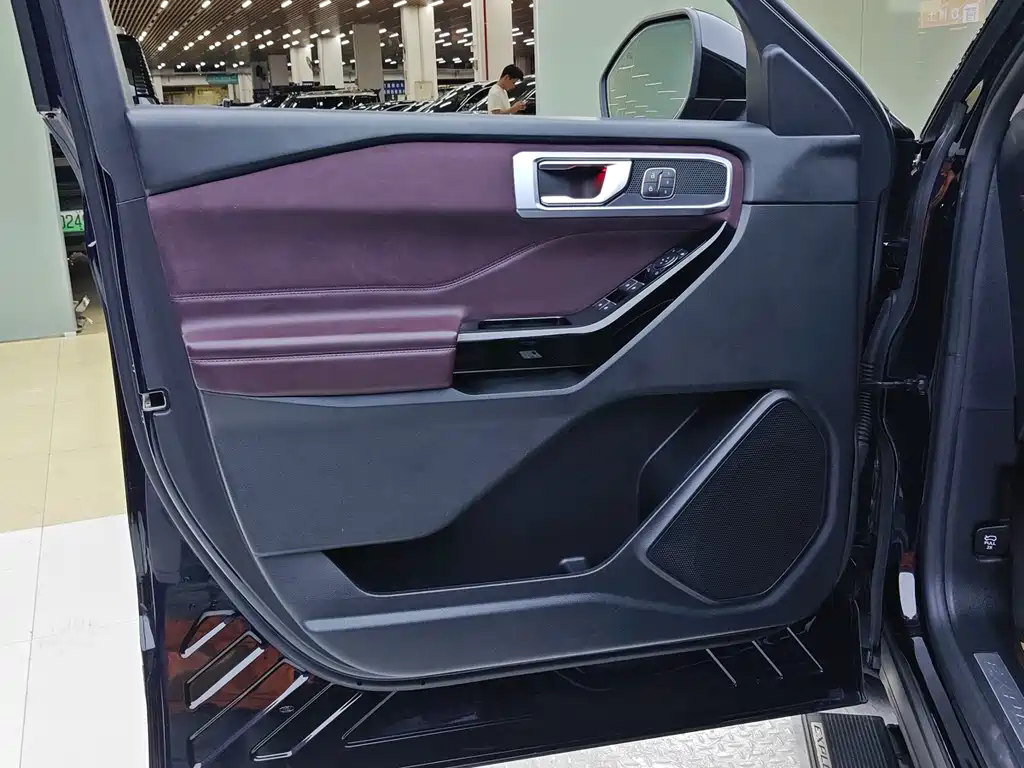 Ford Explorer 2022 — фото 13