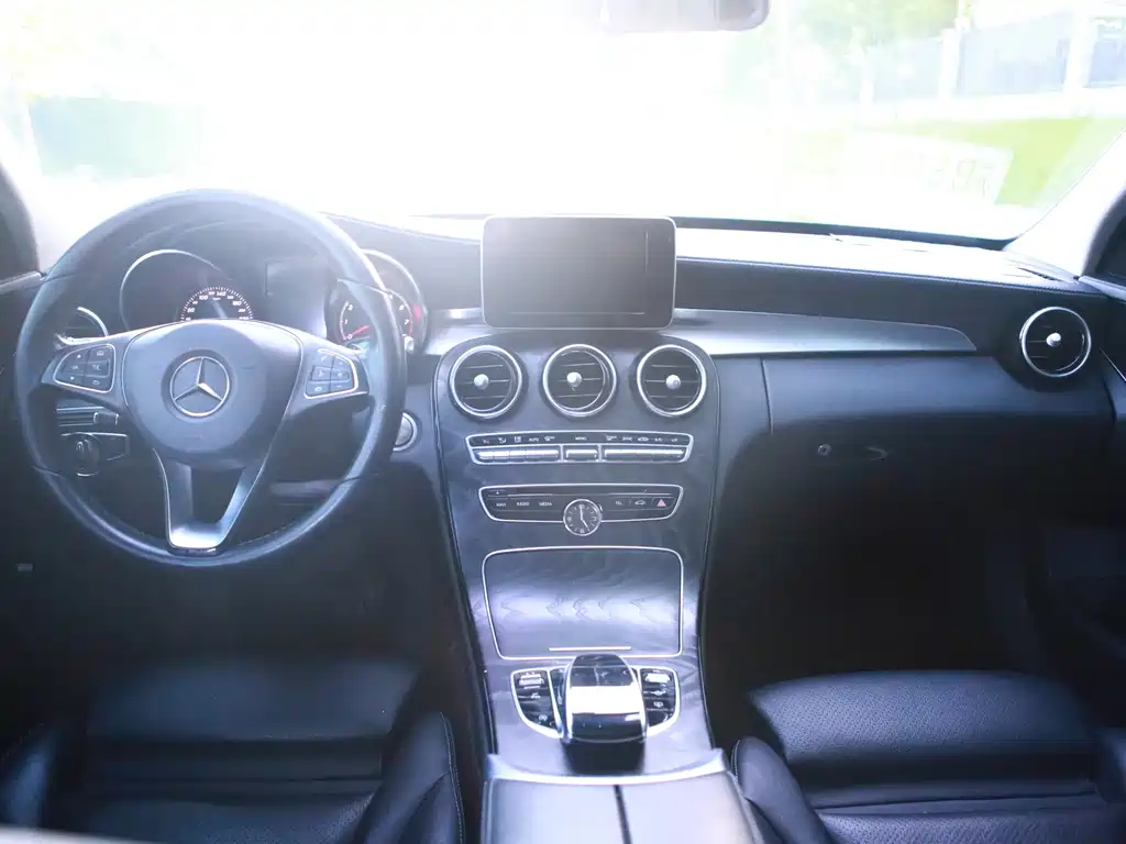Mercedes-Benz C-Class 2018 — фото 9