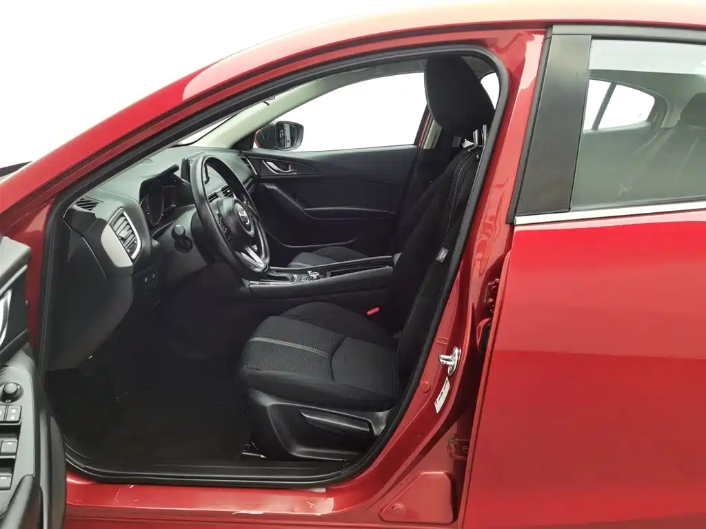 Mazda 3 Axela 2019 — фото 10