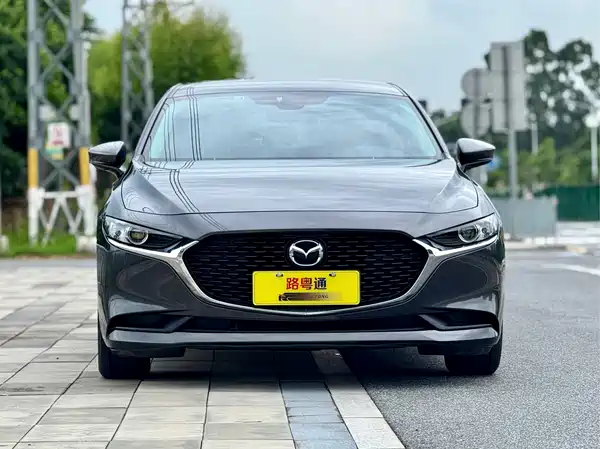 Mazda 3 Axela 2024