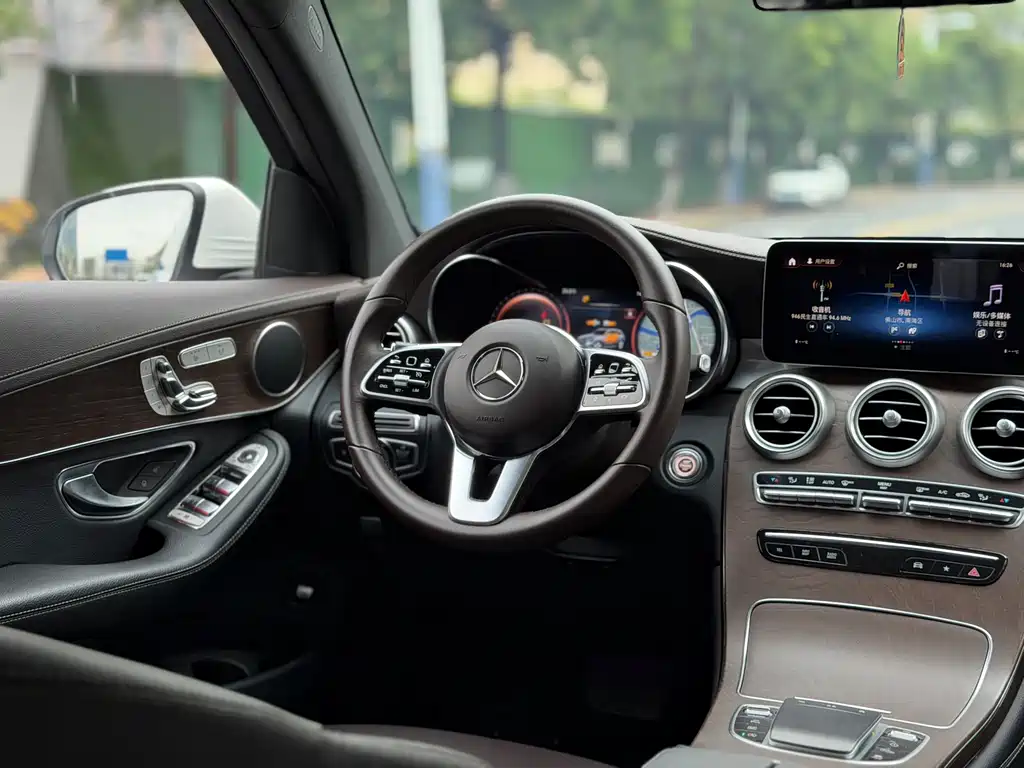 Mercedes-Benz GLC 2021 — фото 14