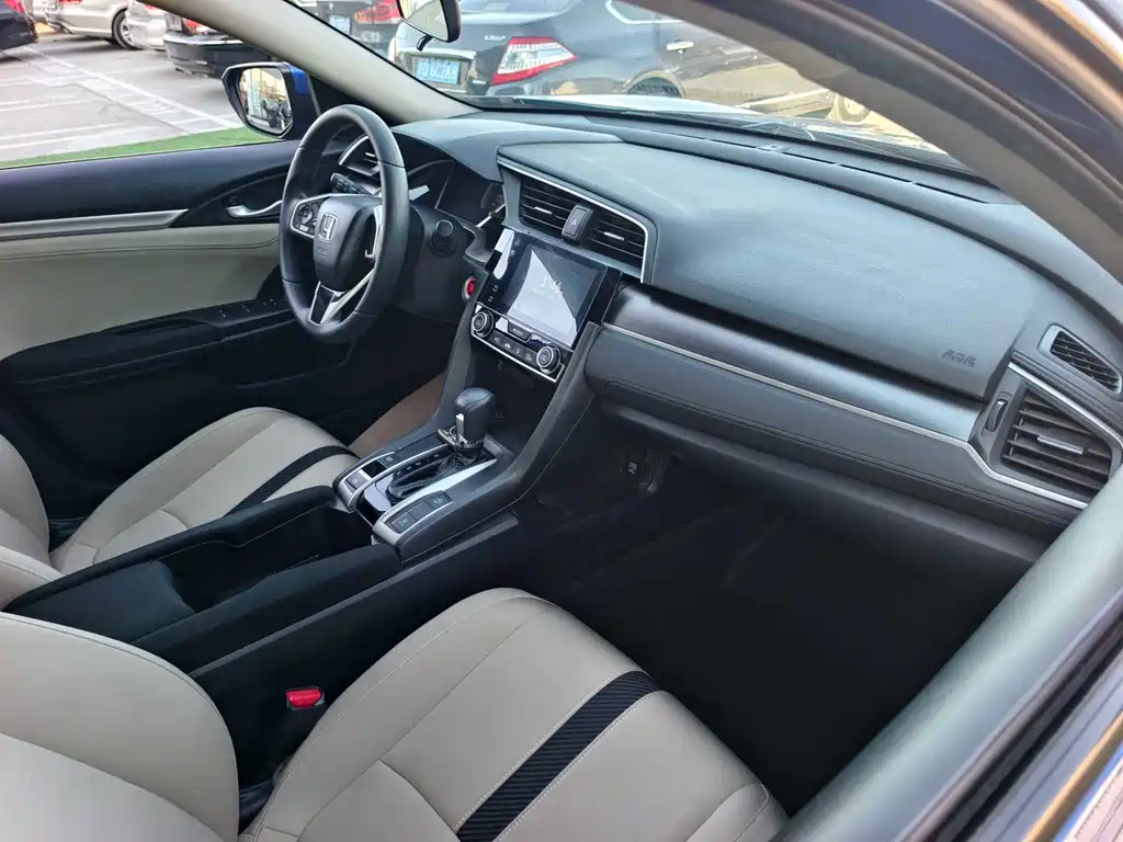 Honda Civic 2017 — фото 16