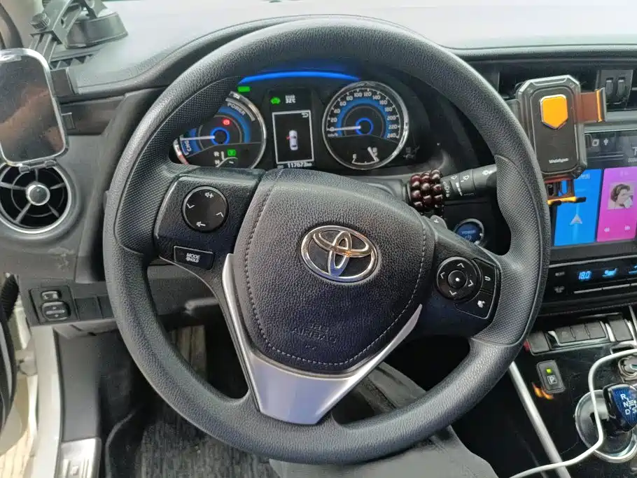 Toyota Corolla 2018 — фото 15