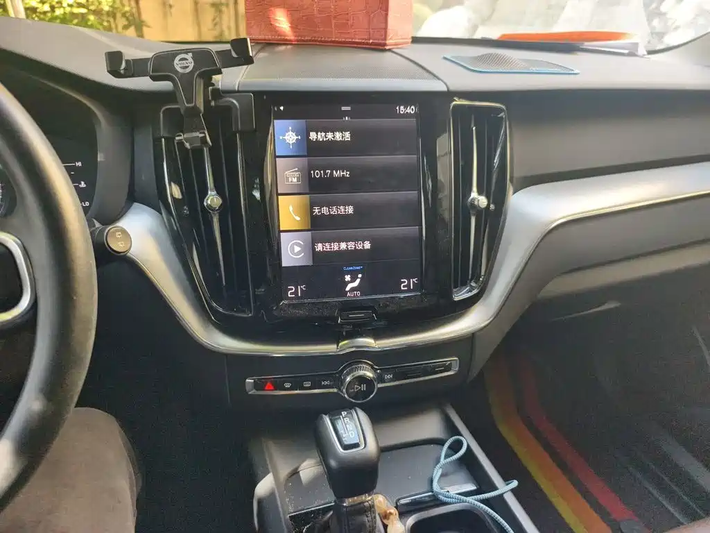 Volvo XC60 2019 — фото 10