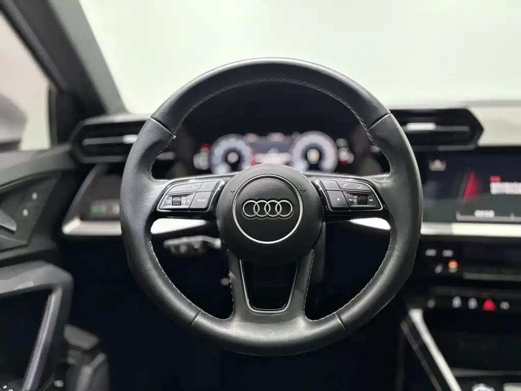Audi A3 2023 — фото 13