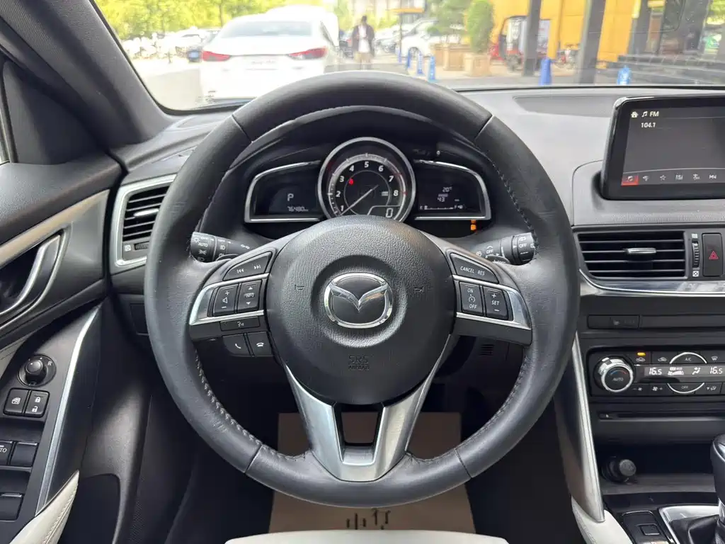 Mazda CX-4 2016 — фото 23