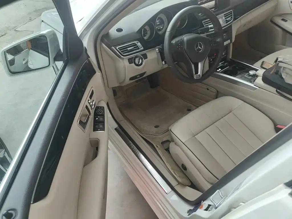 Mercedes-Benz E-Class 2015 — фото 16