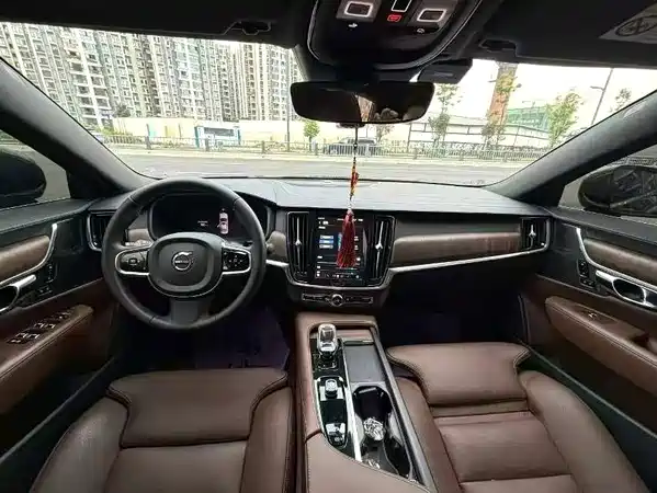 Volvo S90 2024