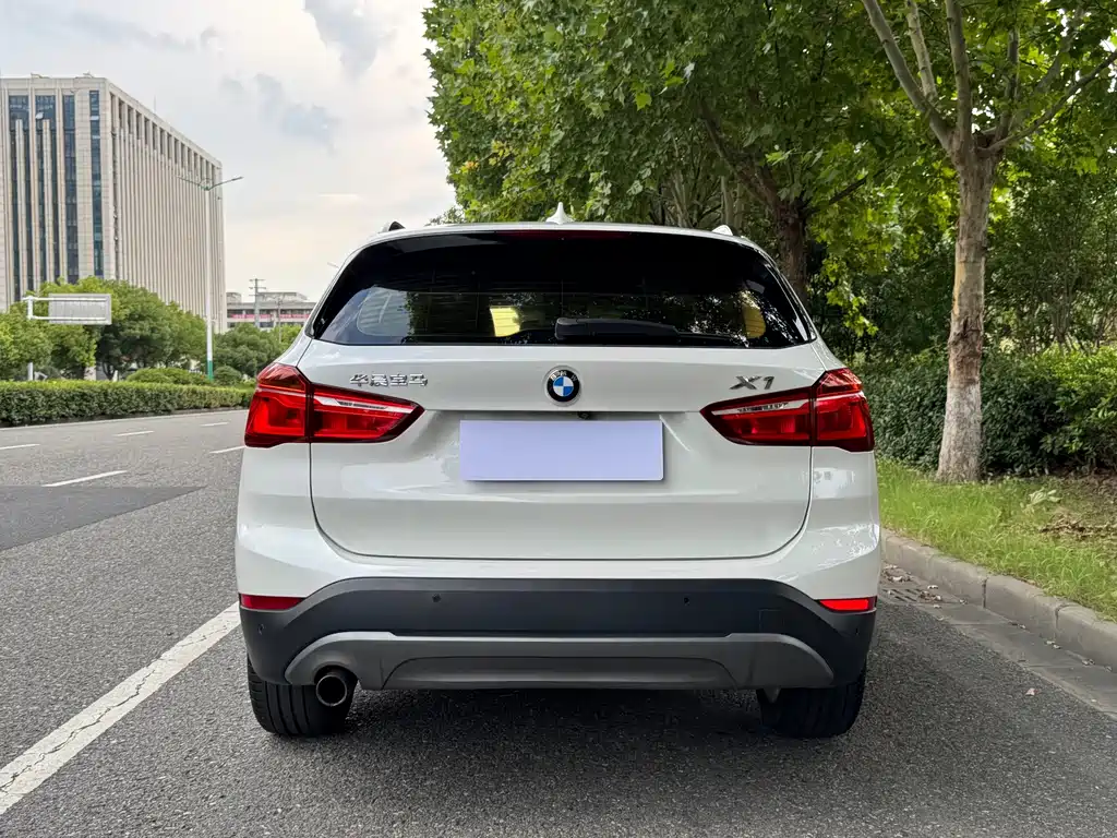 BMW X1 2017 — фото 9
