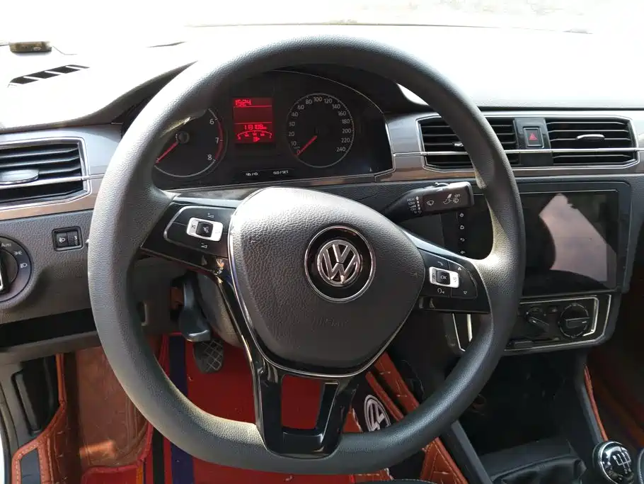 Volkswagen Santana 2017 — фото 15