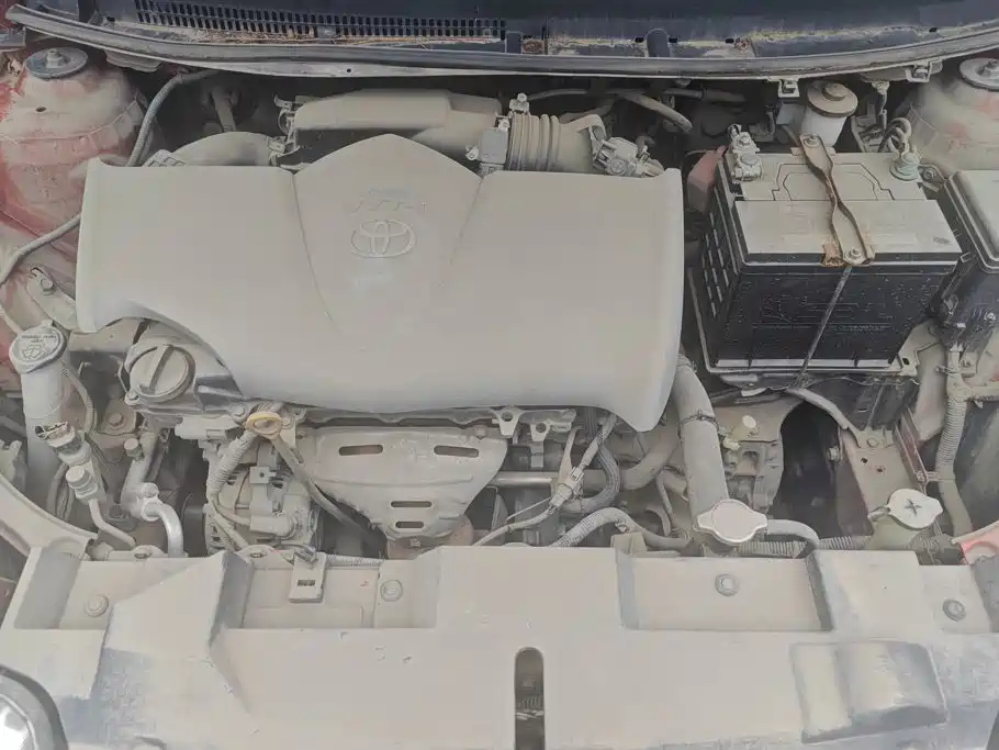 Toyota Yaris L 2015 — фото 10