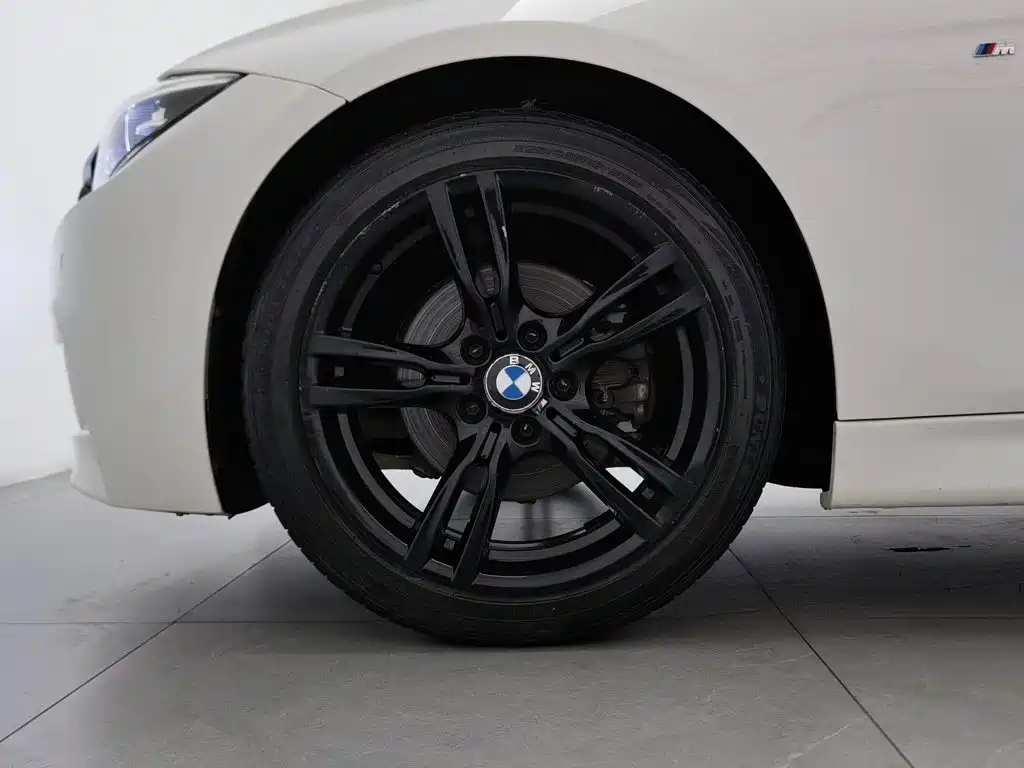 BMW 3 Series 2019 — фото 17