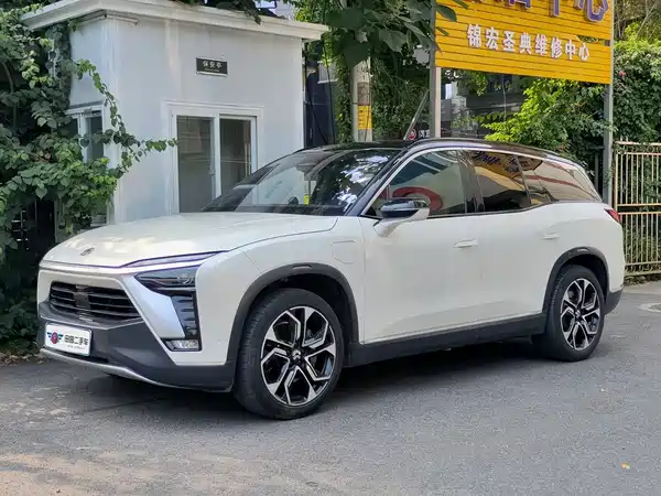 NIO ES8 2022