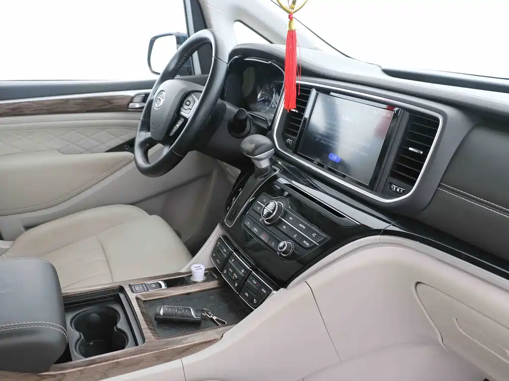GAC Motor Trumpchi M8 2018 — фото 9
