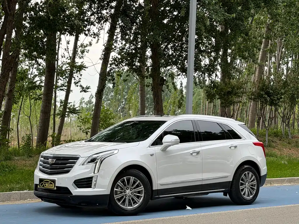 Cadillac XT5 2018 — фото 1
